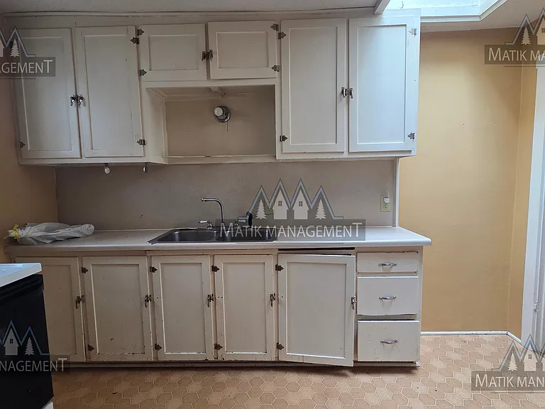143 Main St W #1/2 — Photo 14