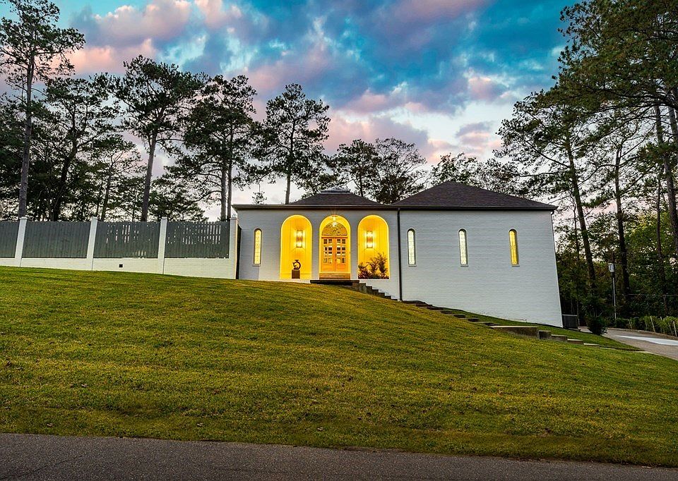 2230 Ridgewood Dr, Laurel, MS 39440 | MLS #36523 | Zillow