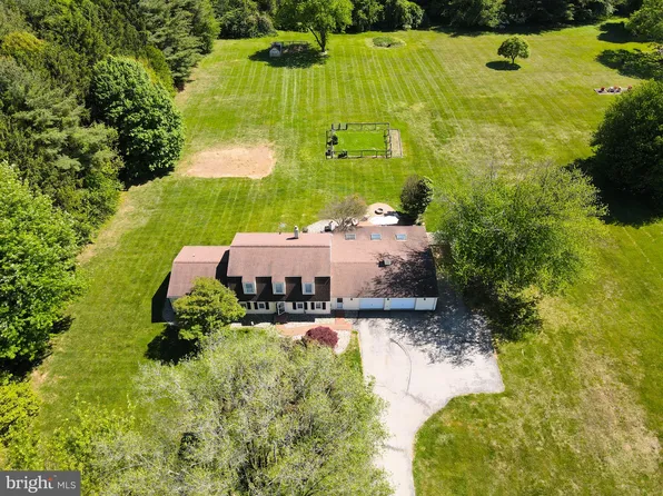 158 Hilton Rd, Cochranville, PA 19330