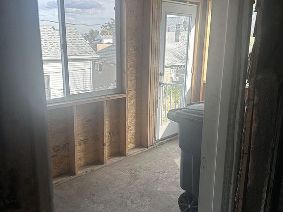 5th image of 1113 S 9th St
