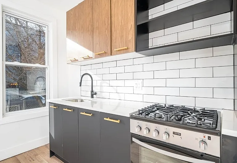 68 Lafayette St #1E — Photo 2