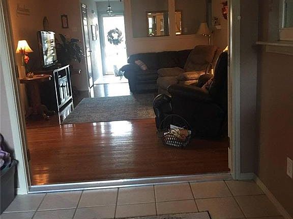 2nd image of 505 Barkridge Trl