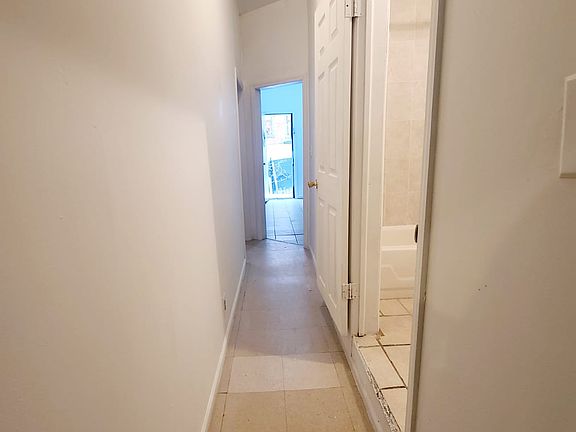 4th image of 2720 Creston Ave Floor 3