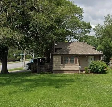 5202 N Spruce Ave — Photo 3
