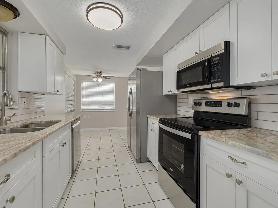 5135 Cardiff Dr