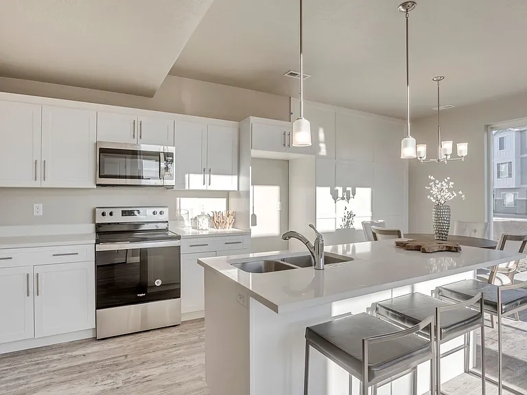 1883 S 1140 W — Photo 6