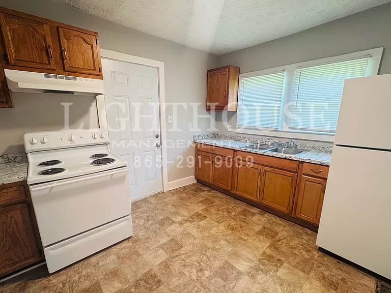 4129 Holston Dr — Photo 5