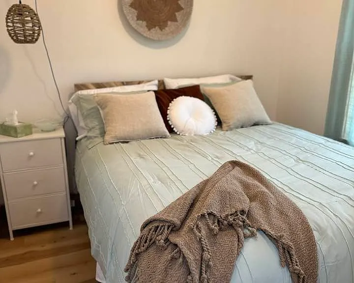 101 Honeysuckle Ln — Photo 5