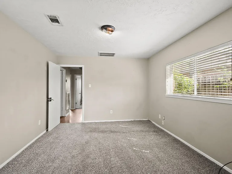 8326 Swan Meadow Ln — Photo 5