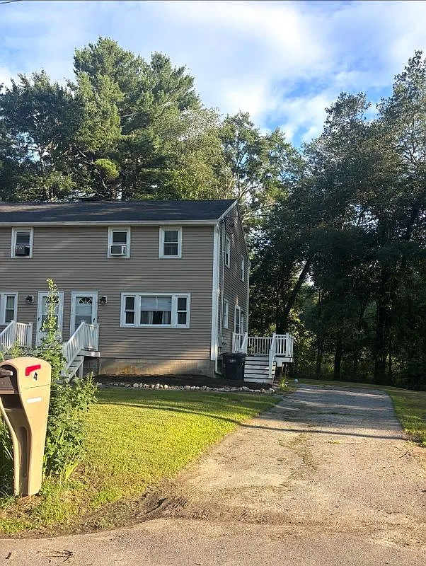 2 bed, 1.0 bath, 1124 sqft, $3,000 — Photo 1