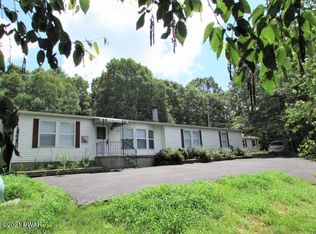 246 Well Rd, Greeley, PA 18425