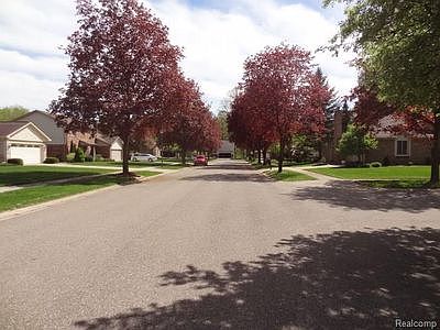 5th image of 18823 Shrewsbury Dr