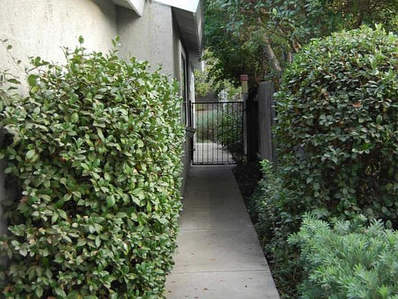 2nd image of 724 Paige Ln
