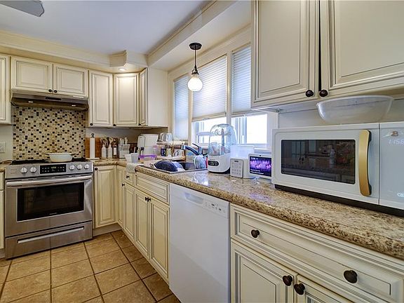 4th image of 55 Jastram St