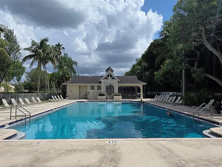 8066 Sanibel Dr — Photo 12