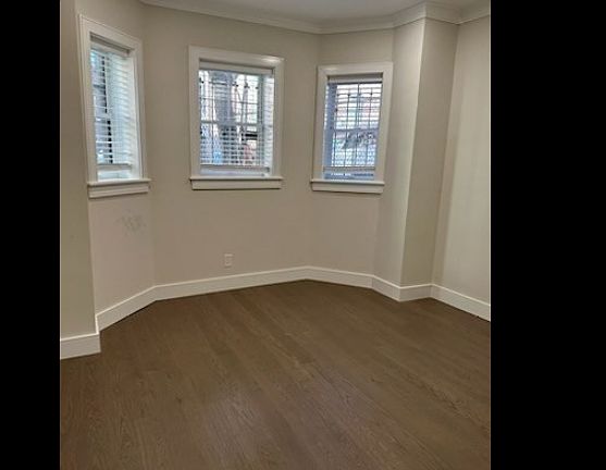 3rd image of 533 Newbury St #1