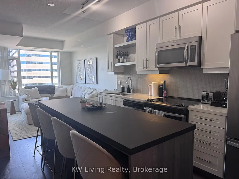 525 Adelaide St W #809 — Photo 2