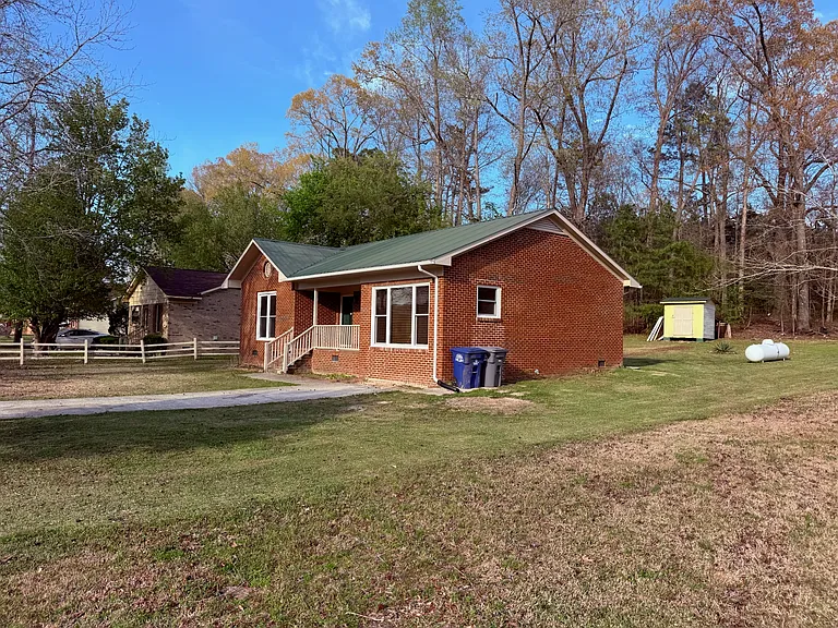 110 Dunlow Dr — Photo 14