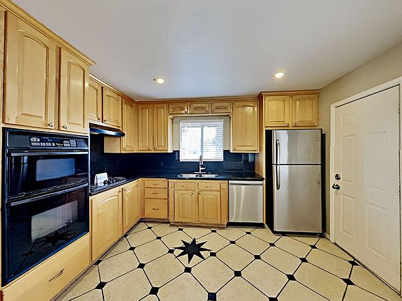 4th image of 6200 N 72nd Pl