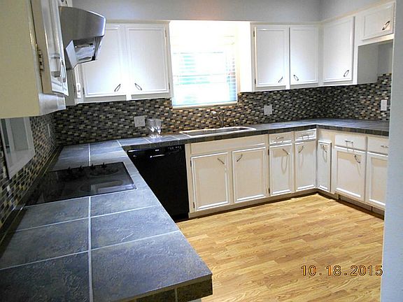 4th image of 303 Old Bayou Dr