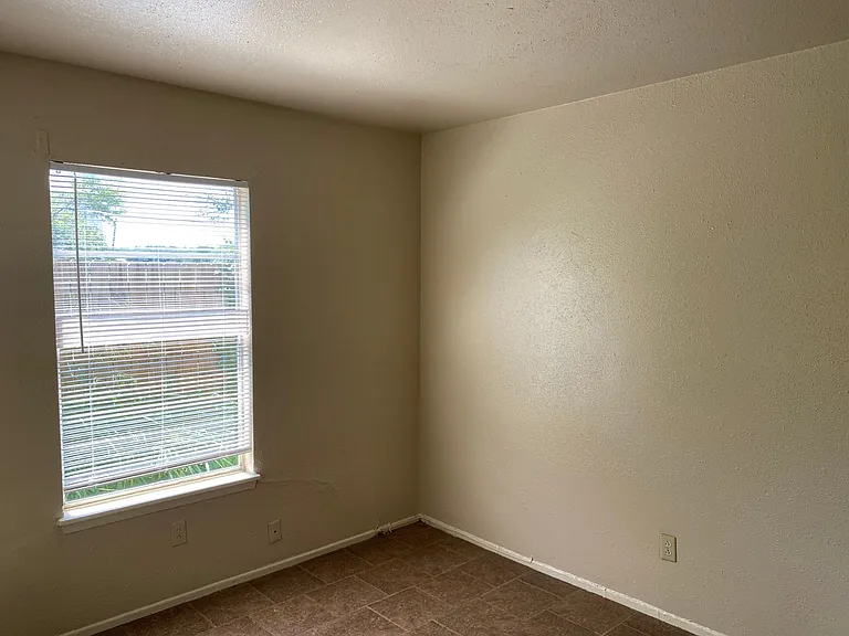 1136 San Francisco St — Photo 16