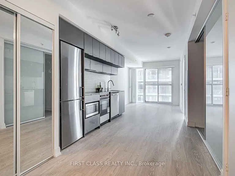 181 Dundas St E #1002 — Photo 8