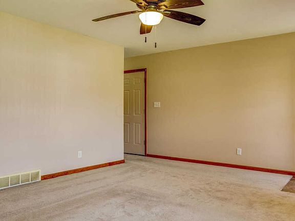 5th image of 6407-6409 Birchview Dr S