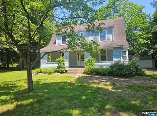 276 Werimus Rd, Woodcliff Lake, NJ 07677