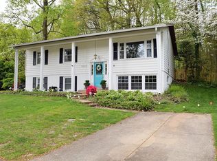 5020 Fleming Dr, Annandale, VA 22003