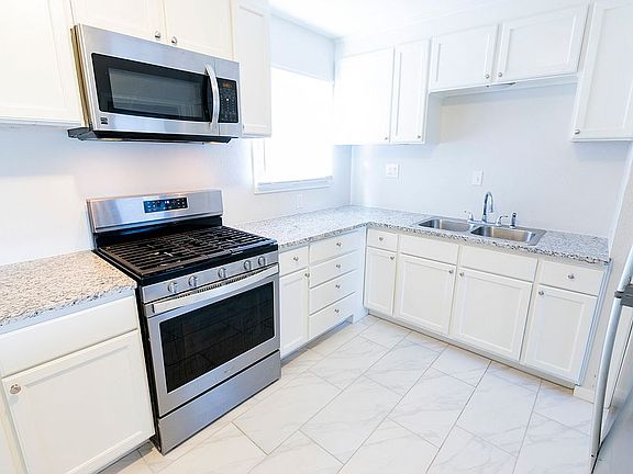 3rd image of 612 W Nobles Ave