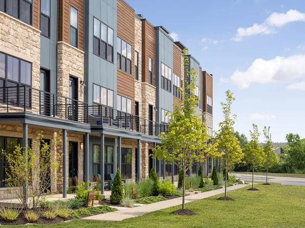 2250 Quarry Trails Dr, Columbus, OH 43228