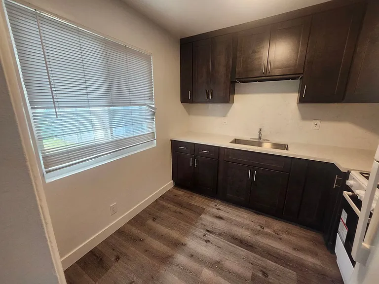 5729 California Ave — Photo 19
