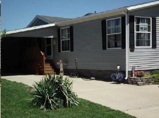 12012 Woodland Ridge Cir, South Lyon, MI 48178