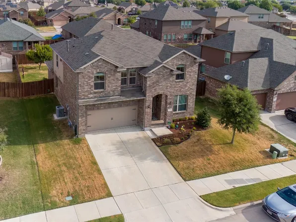 736 Redding Dr, Saginaw, TX 76131