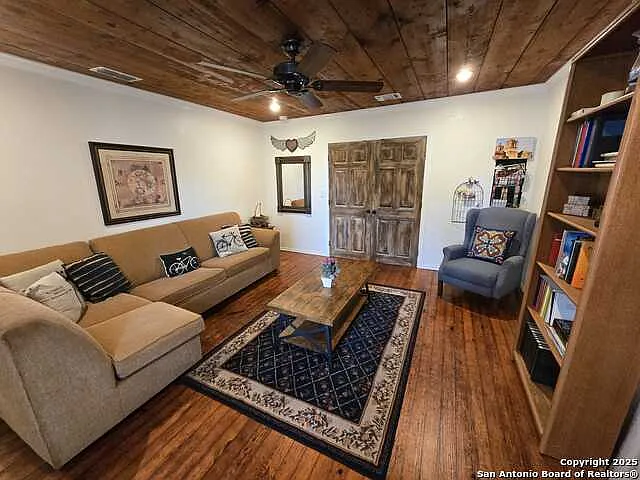 1020 Mission Rd — Photo 6