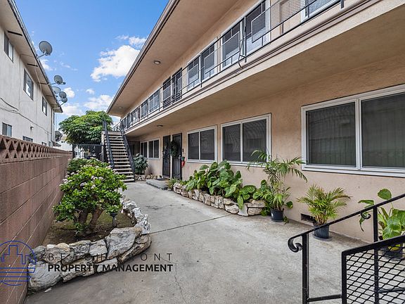 3rd image of 211 E Tamarack Ave #4