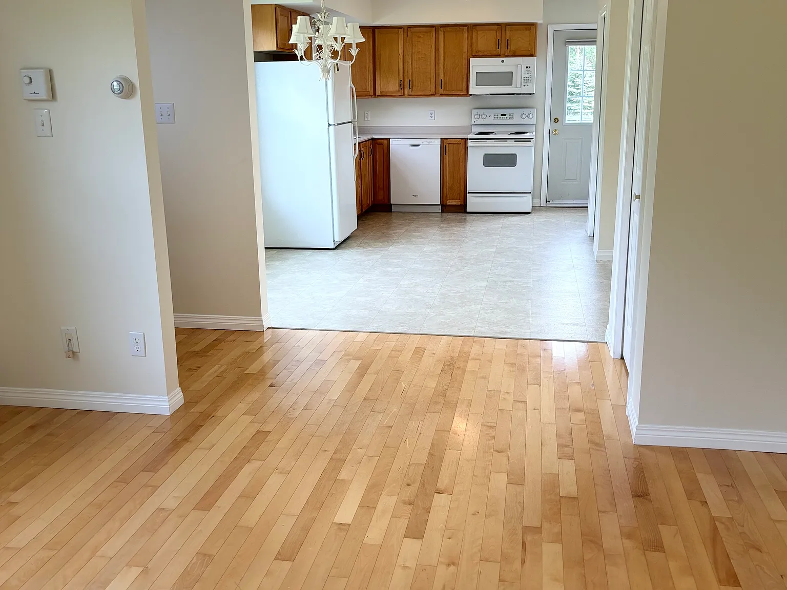 2 bed, 950 sqft, $1,800 — Photo 4