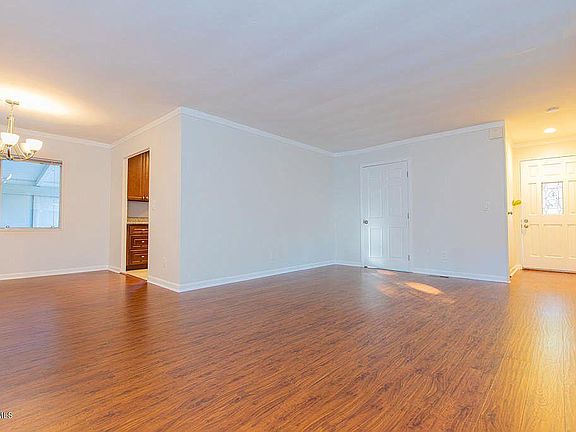 5th image of 87 Sherwood Dr