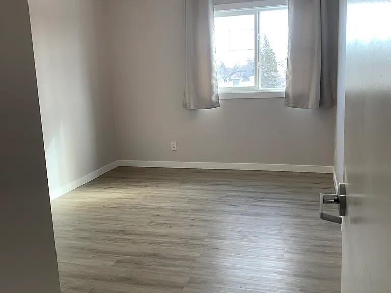 293 Edison Ave #305 — Photo 11