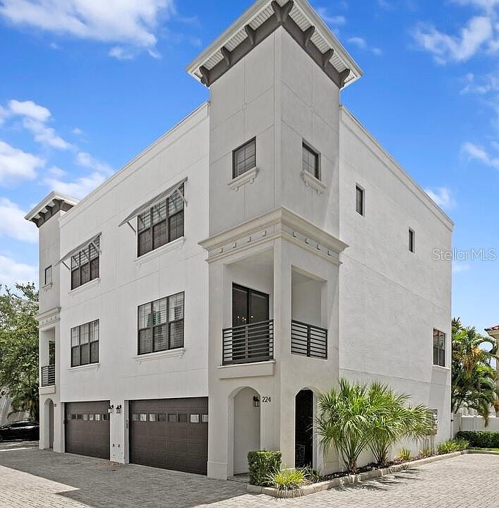 1st image of 224 S AUDUBON AVENUE
