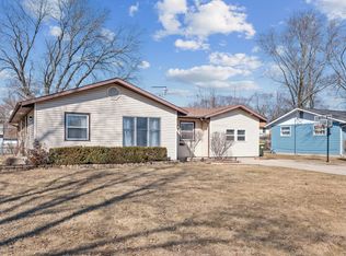 317 Mohawk Dr, Carol Stream, IL 60188