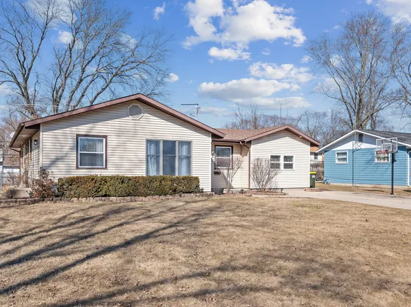 317 Mohawk Dr, Carol Stream, IL 60188