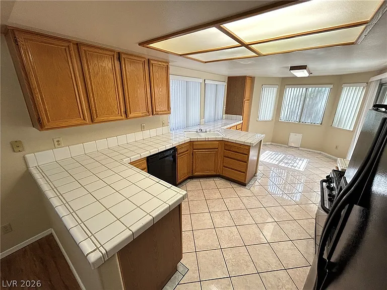 4552 Bradpoint Dr #0 — Photo 16