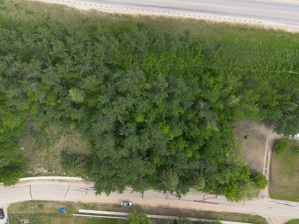 1st image of 33 Crescent Dr