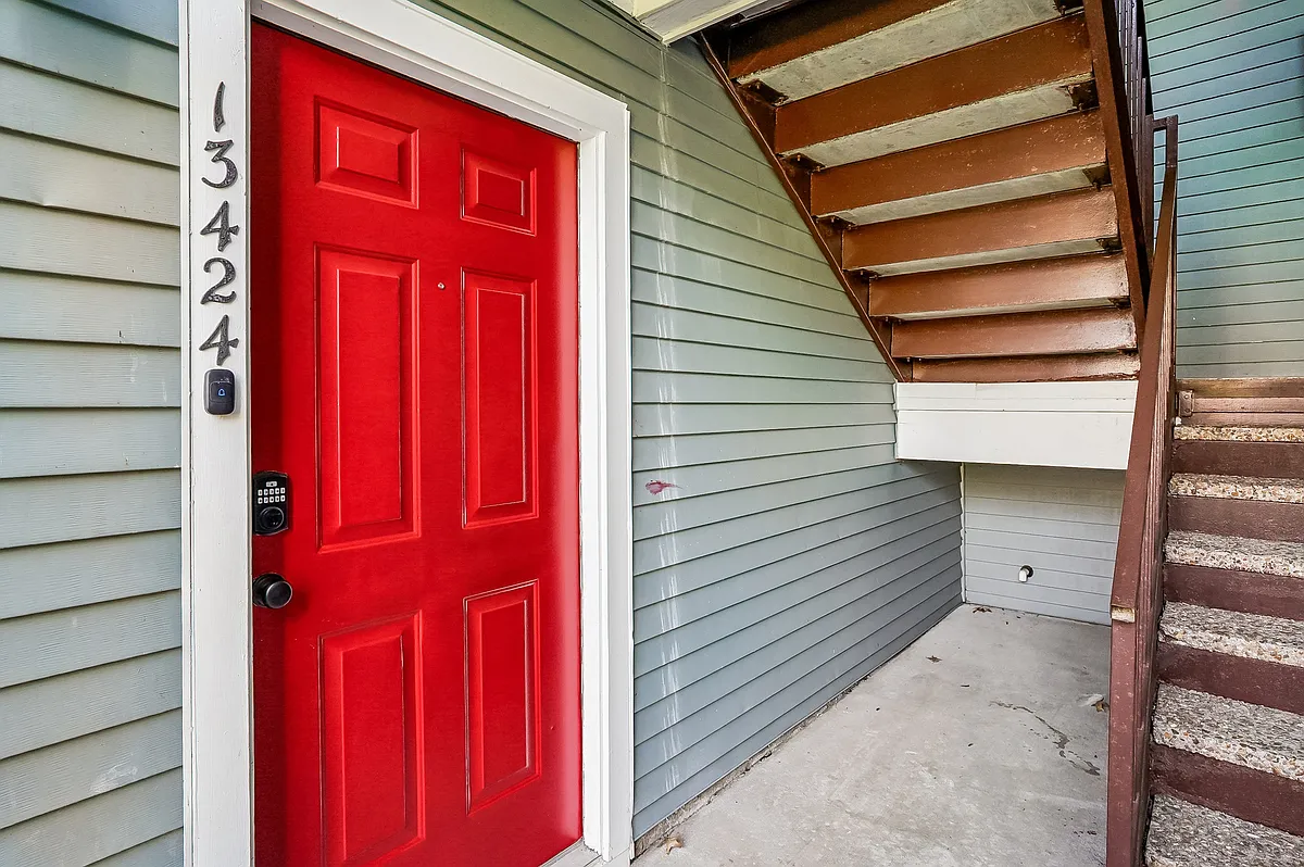 Building Photo - 13424 Lord Dunbore Pl #24