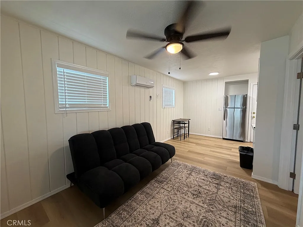 1 bed, 400 sqft, $1,600 — Photo 4
