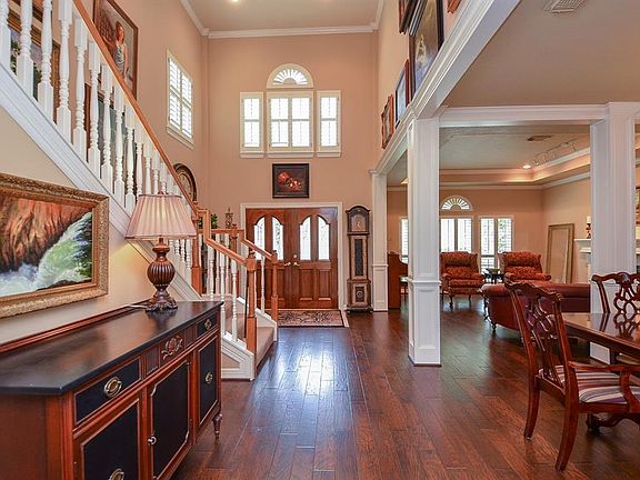 3rd image of 1518 Country Squire Dr