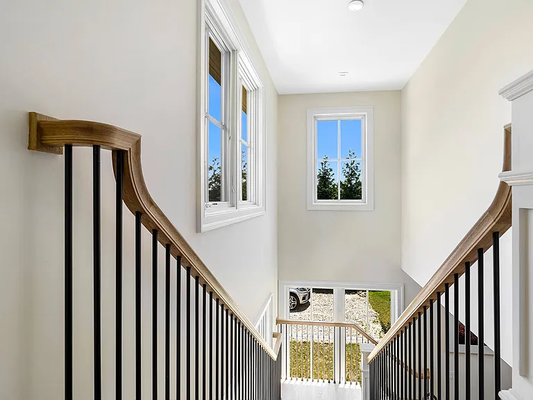 166 Greenwich St — Photo 14