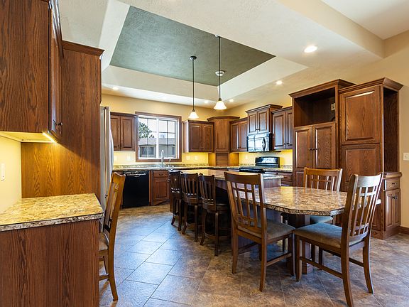 5th image of 501 E Prairie Street Cir