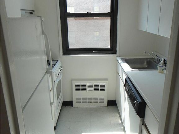 4th image of 7 E 86th St APT 15D